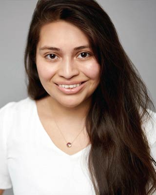 Portrait of postdoc Stefany Cruz