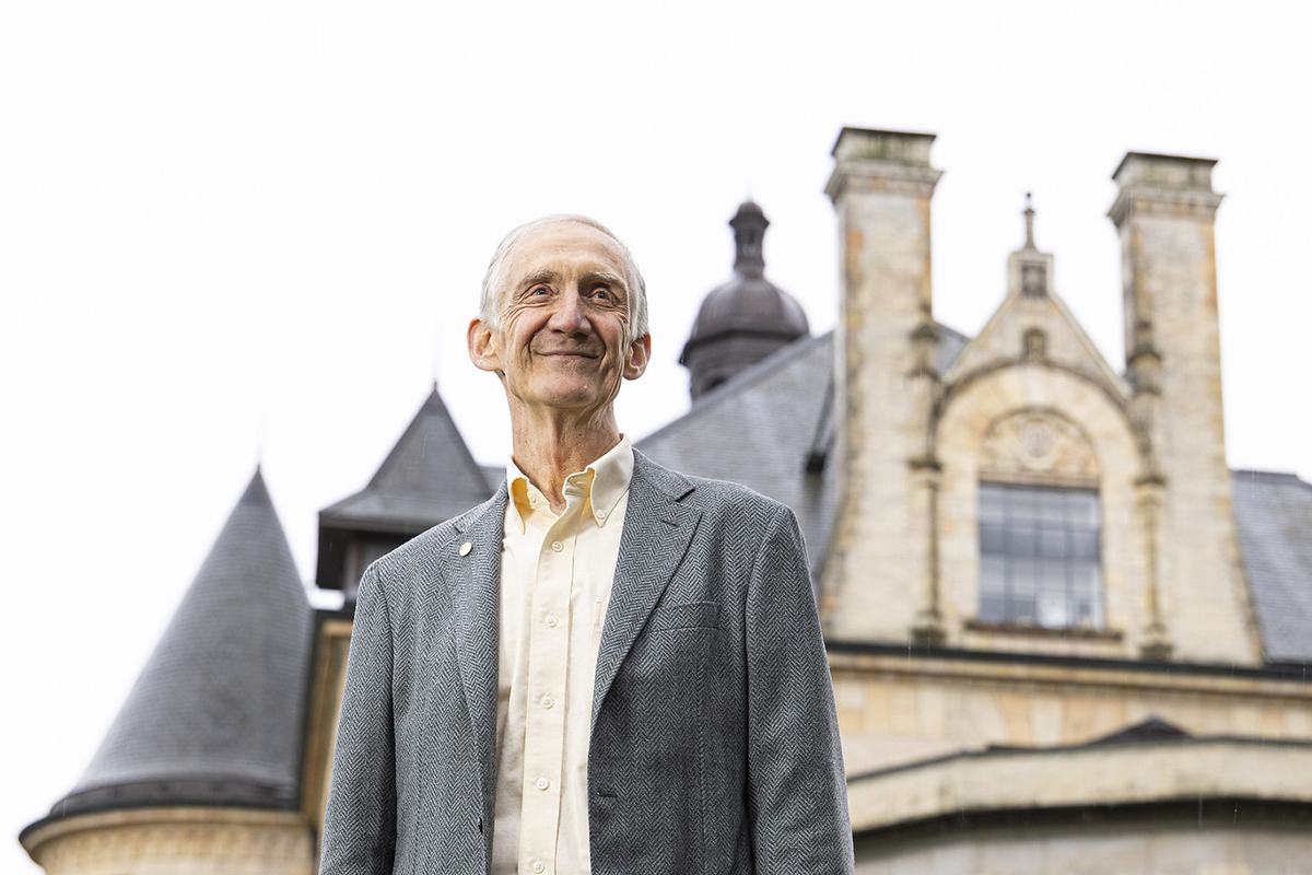 Professor emeritus Ed Lazowska receives Distinguished Teaching Legacy Award